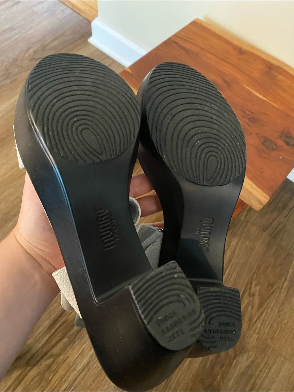Munro Willa Metallic Wedge Sandals in a neutral color size 11 suede strappy